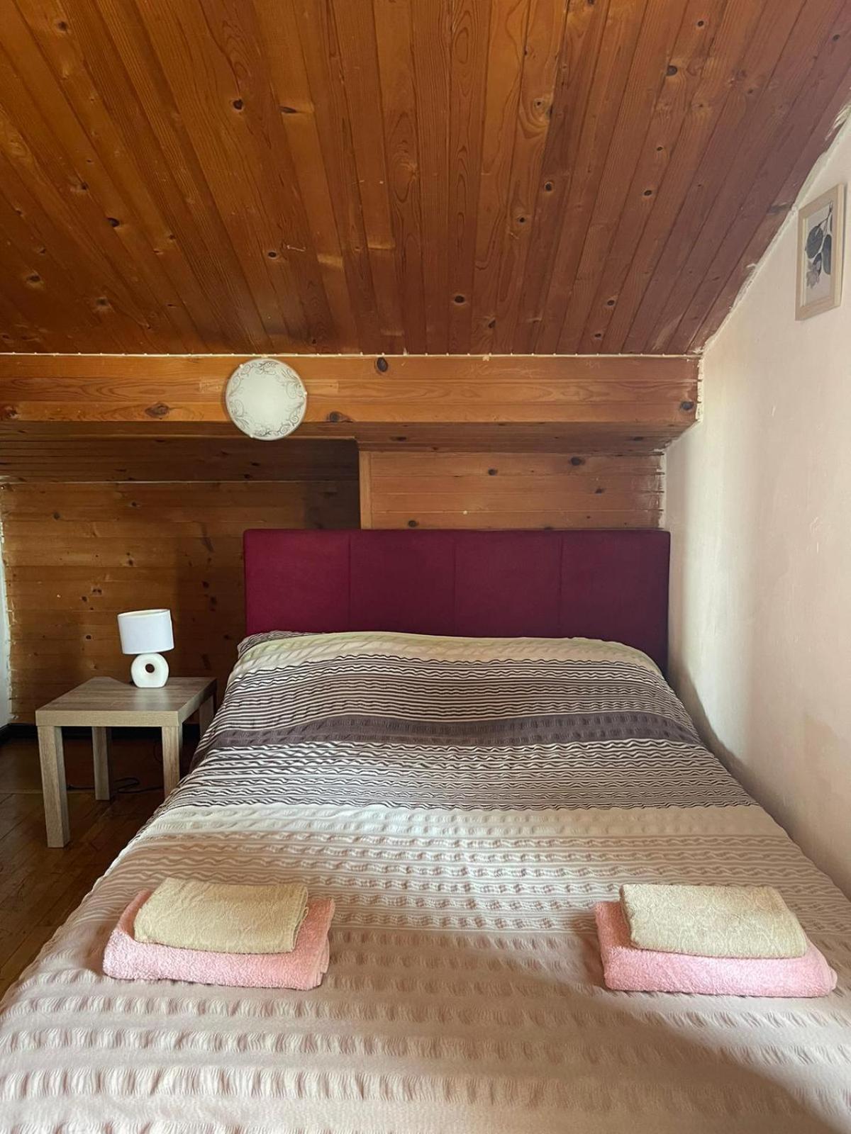 Roman Arch- Low Budget Doublebed Room In Top Center Pula Exterior photo